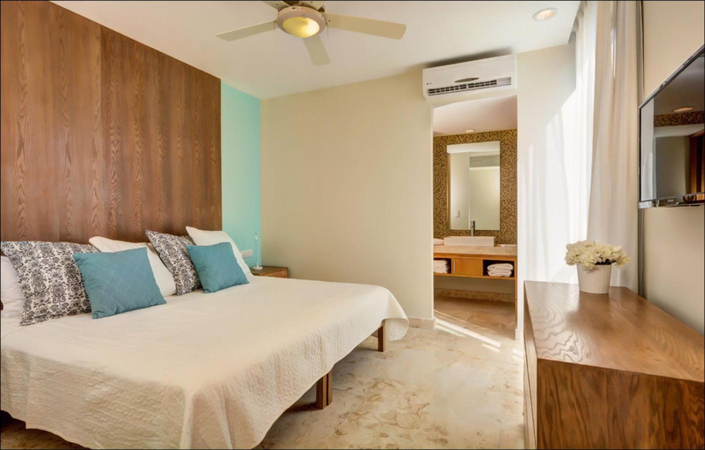 Anah Suites By Las Flores Vacation Rentals بلايا ديل كارمن الغرفة الصورة