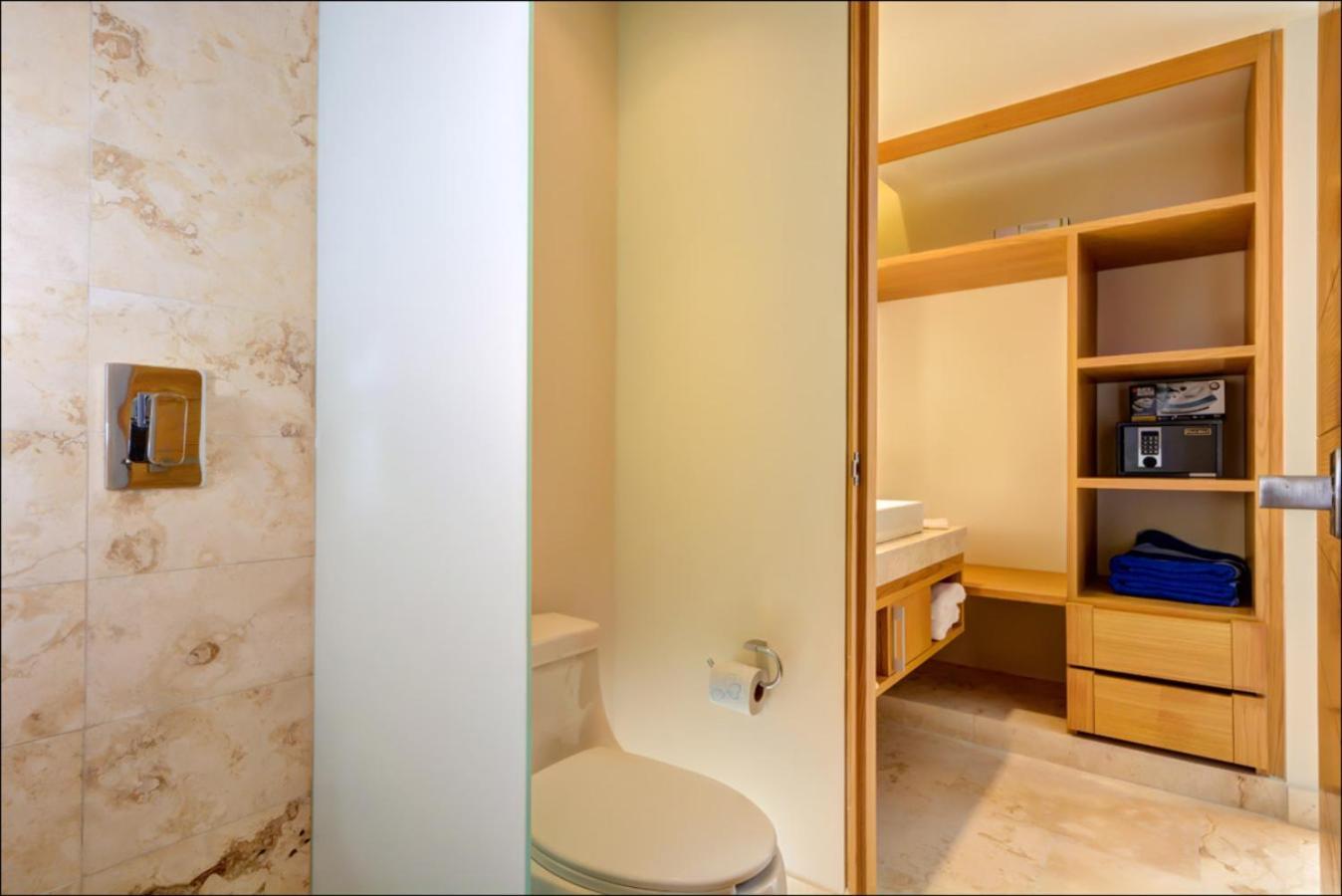 Anah Suites By Las Flores Vacation Rentals بلايا ديل كارمن الغرفة الصورة